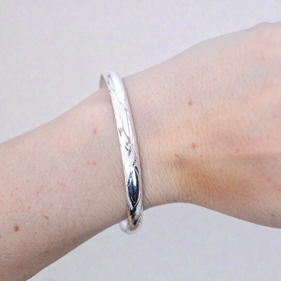 Vintage 925 Sterling Silver Etched Bangle Bracelet Stacking Lightweight - Picture 6 of 6